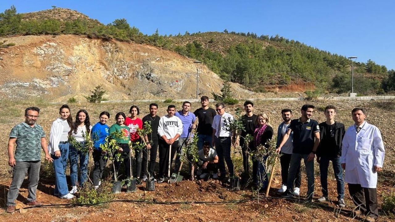 Geleceğe Nefes: 1000 Fidan Toprakla Buluşuyor